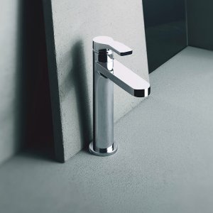 Επίπεδο στόμιο και επίπεδος μοχλός της AL/23 Fantini από το πλάι