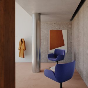 Πολυθρόνα lounge Cari στην αναμονή