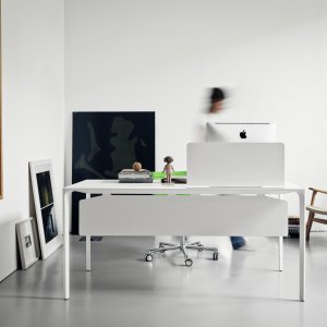 Γκρι laminate Fenix στην επιφάνεια του τραπεζιού Nuur