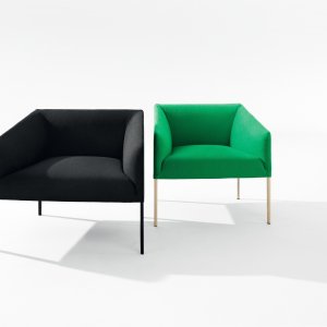 Διθέσιος καναπές Saari της Arper σε γωνιά lounge