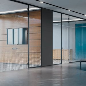 Αίθουσα συσκέψεων με διαχωριστικό λεπτού προφίλ