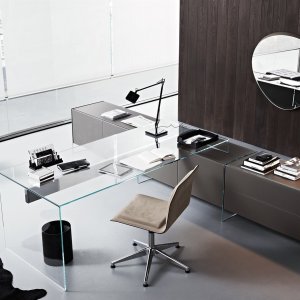 Γραφείο design Air Desk της Gallotti & Radice από διάφανο κρύσταλλο