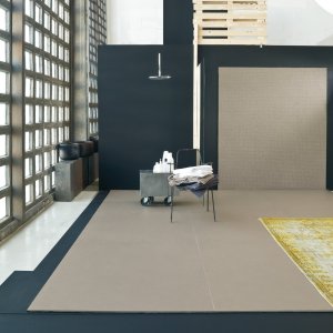 Η υφή Déchirer Neutral της Patricia Urquiola