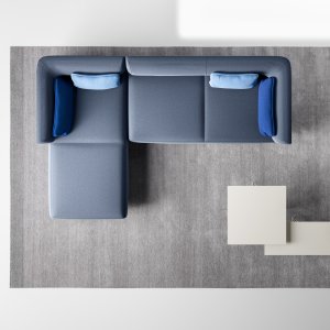 Χαμηλό τραπεζάκι Node+ Ø 60 εκ. από φυσική μελιά σε lounge