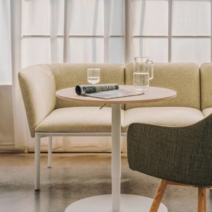 Τροχήλατη συρταριέρα με κλειδαριά της οικογένειας ADD
