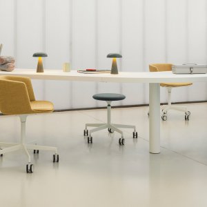 Περιστρεφόμενη ξύλινη βάση της Cut