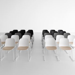 Μπράτσα πολυπροπυλενίου στην καρέκλα Seela