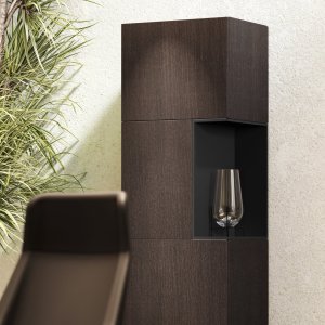 Χαμηλό ντουλάπι Monolith 240 cm με αναστρέψιμες πόρτες push-to-open