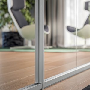 Προφίλ αλουμινίου σε φινίρισμα μπρονζέ της Quadrifoglio