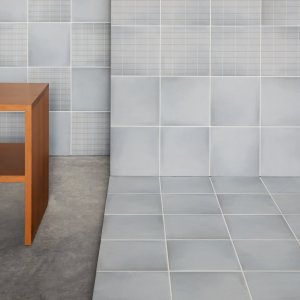 Λεπτομέρεια του πυκνού πλέγματος Aurore Charcoal Grid S
