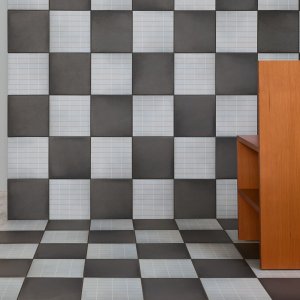 Aurore Light Grey Grid S και Grid L σε μπάνιο διεύθυνσης