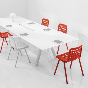 Αίθουσα συνεδριάσεων με Arki-Table 360×120 και καρέκλες
