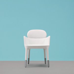 Πολυθρόνα lounge Ester 699 της Pedrali σε χώρο αναμονής
