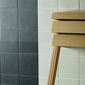 Μοτίβο Zigzag Blue της συλλογής Tape σε εφυαλωμένο γρανίτη