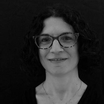 Laura Olivieri, πωλήσεις και εξυπηρέτηση πελατών στη La Mercanti